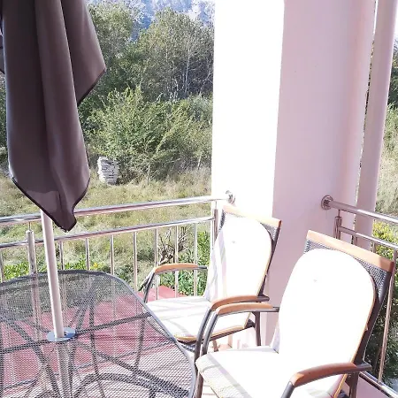Nika, 4*, 2-bedroom, Barbecue Apartmán Baška