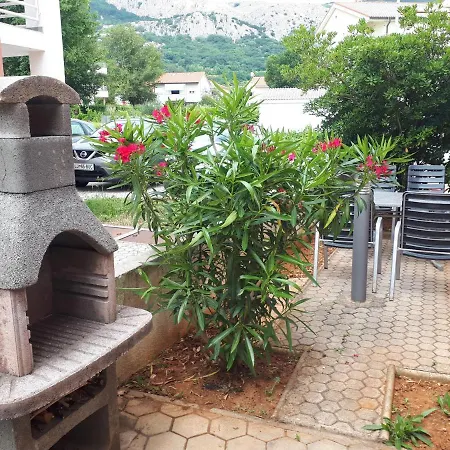 Nika, 4*, 2-bedroom, Barbecue * Baska (Krk)