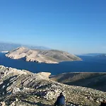 Nika, 4*, 2-bedroom, Barbecue Apartman Baška