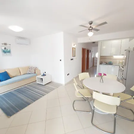 Apartment Nika, 4*, 2-bedroom, Barbecue Baška