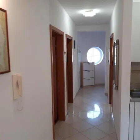 Apartman Nika, 4*, 2-bedroom, Barbecue Baška